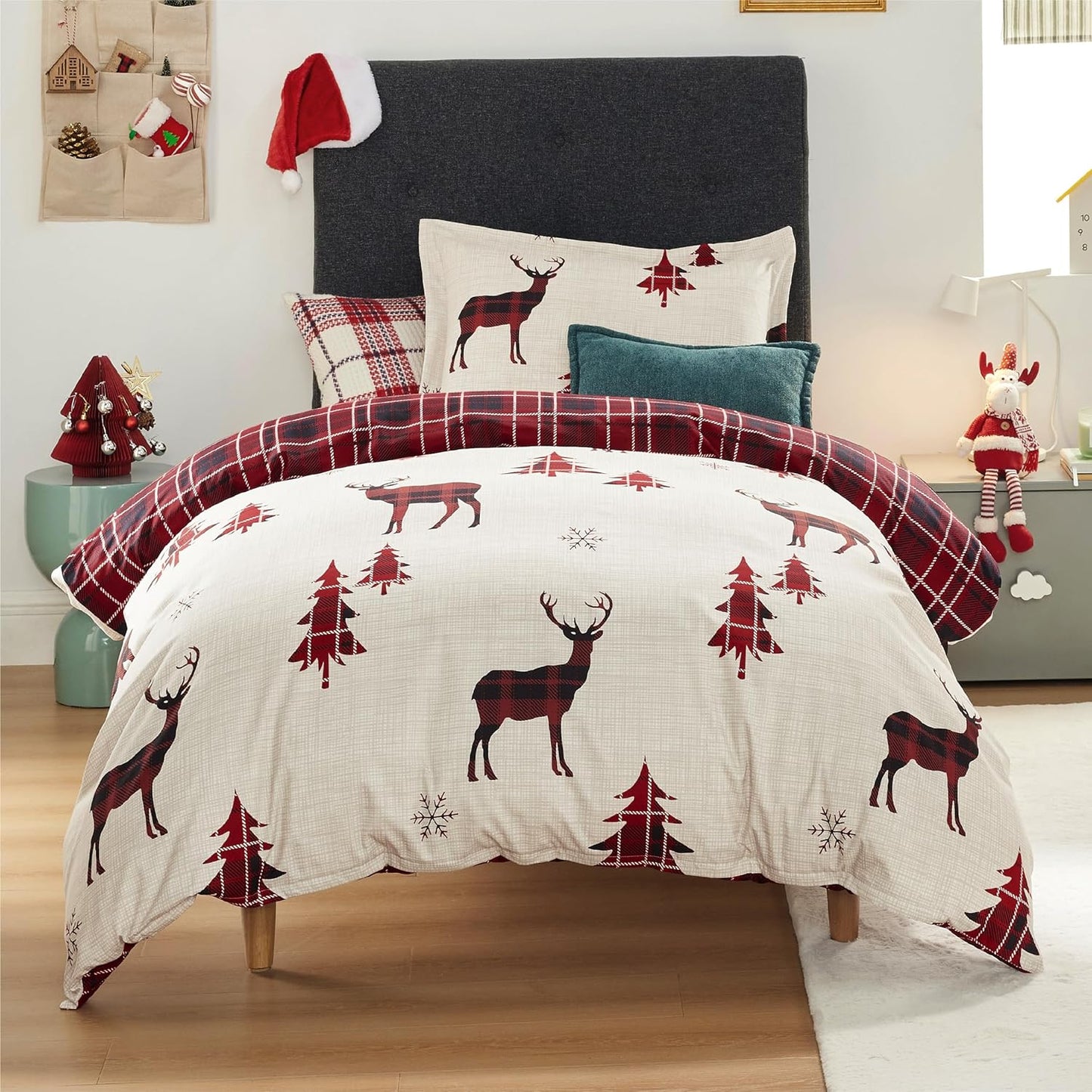 Red Forest Christmas Bedding Set - Queen Size - 5-Piece Set with Duvet Cover, Pillow Shams, Throw Blanket, and Decorative Pillow