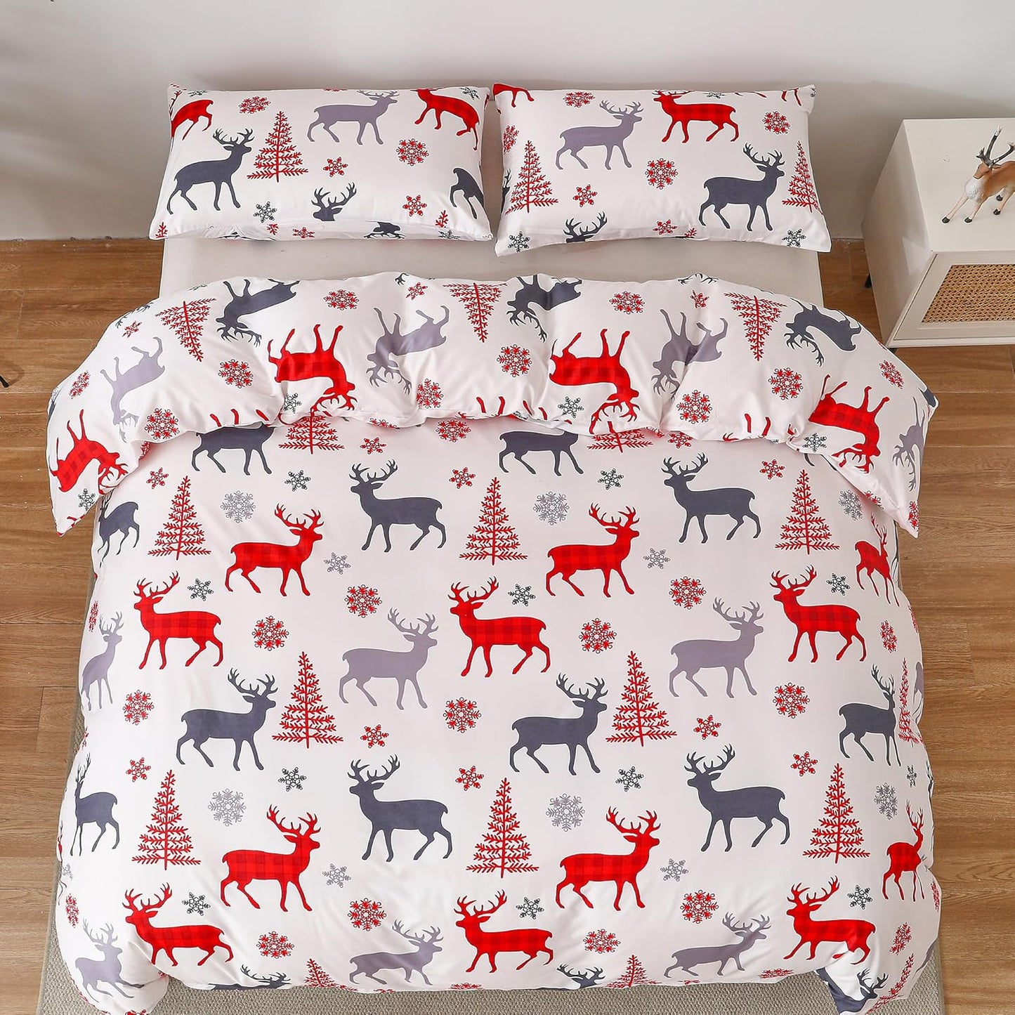 Reindeer Snowflakes King Size Duvet Cover Set - 3 Piece