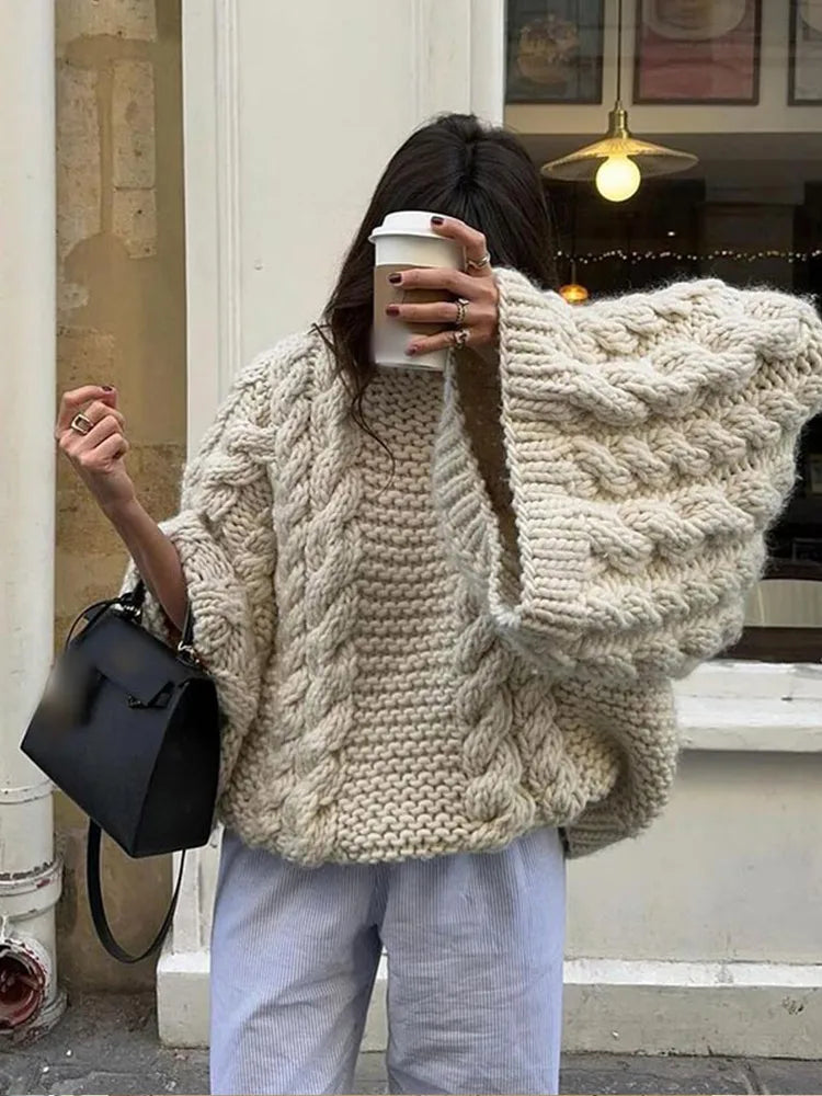 Elegant Women's Fried Dough Twists Casual Fashion Long Wide Sleeved Sweater